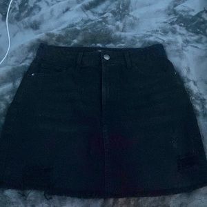 Medium black skirt